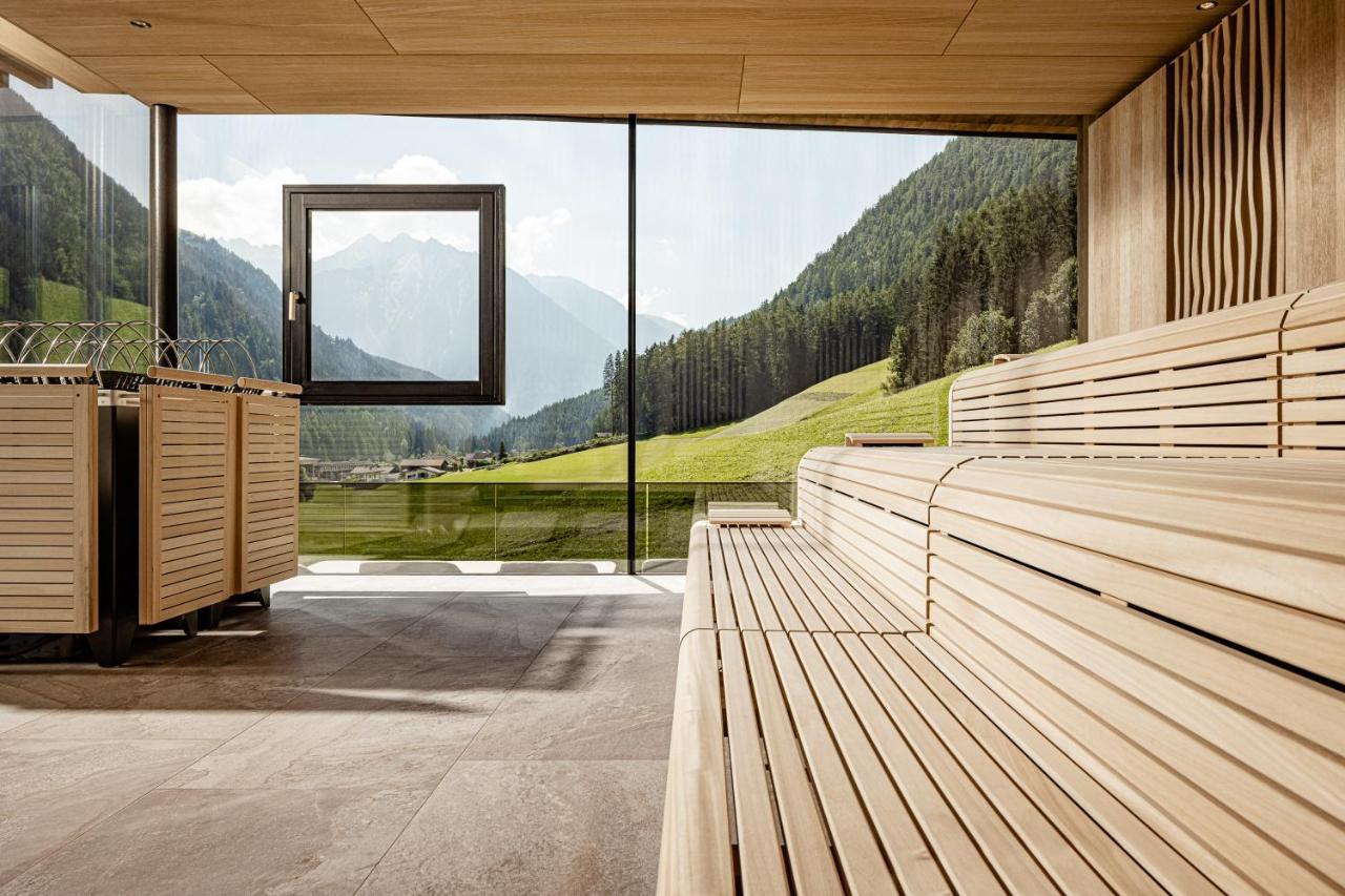 Alpine Luxury Spa Resort Schwarzenstein Лутаго Экстерьер фото