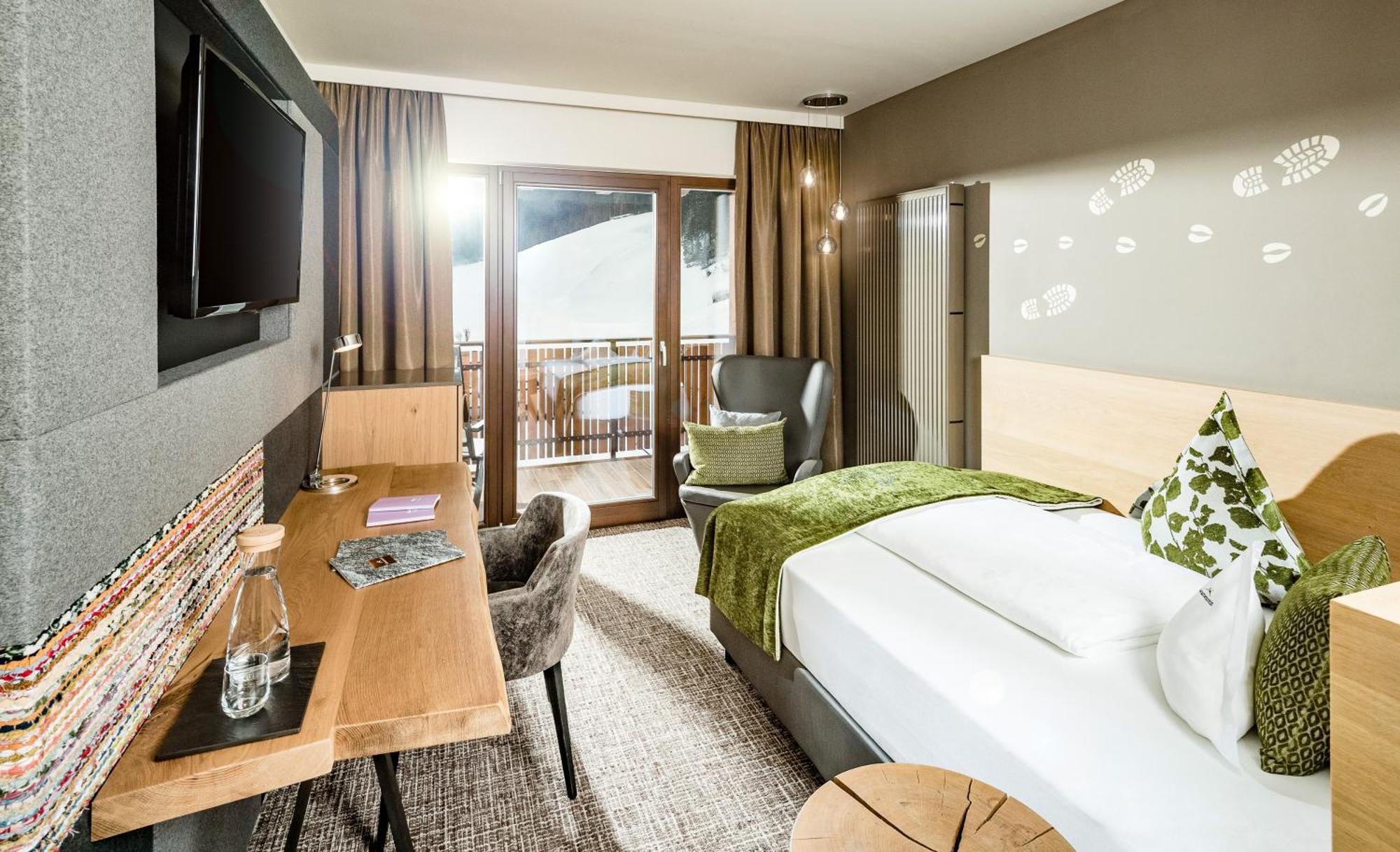 Alpine Luxury Spa Resort Schwarzenstein Лутаго Экстерьер фото