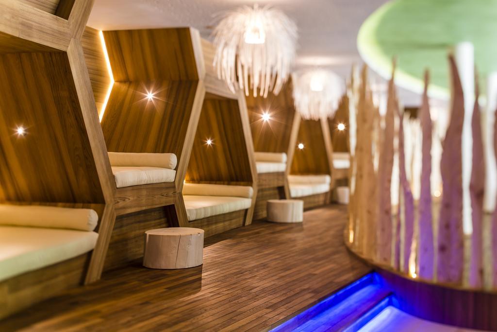 Alpine Luxury Spa Resort Schwarzenstein Лутаго Экстерьер фото