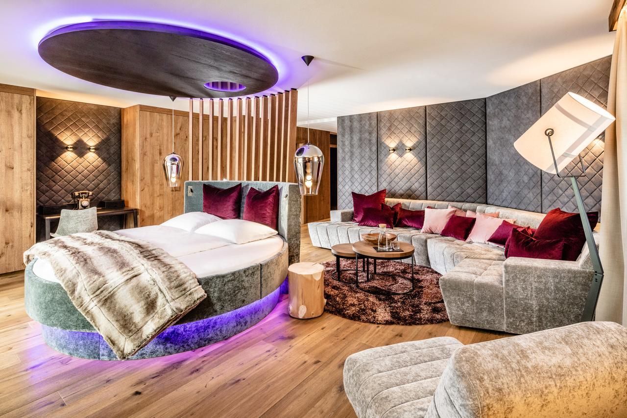Alpine Luxury Spa Resort Schwarzenstein Лутаго Экстерьер фото